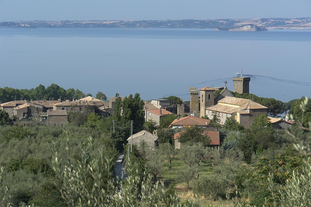 Bolsena e il lago visti dall’alto